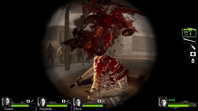 Zu sehen ist eine ungeschnittene Splatter-Szene aus dem Videospiel Left 4 Dead 2.